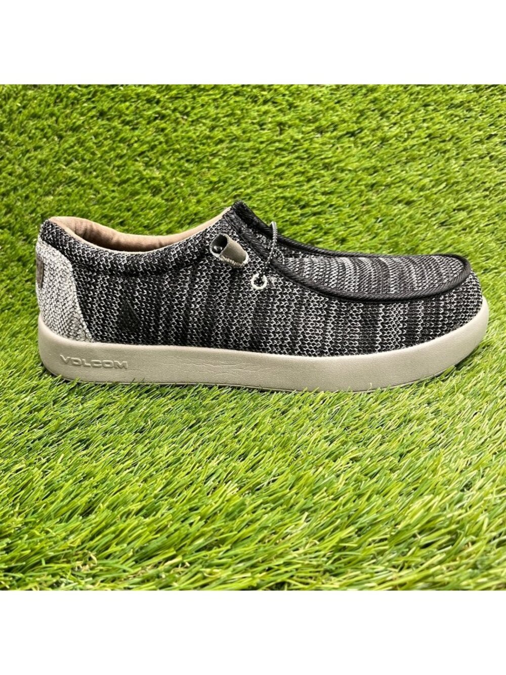 Volcom Chill Mens Size 9E Black Gray Composite Toe Slip On Safety Work Shoes